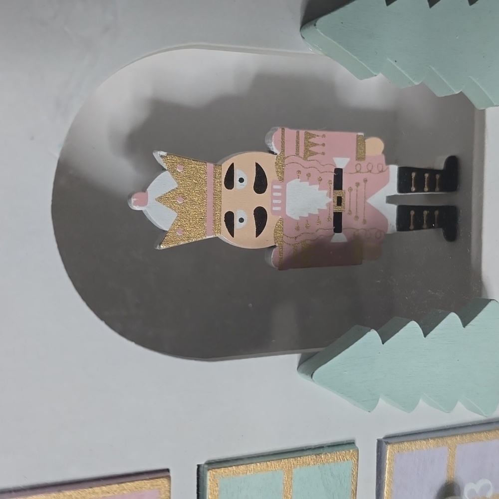 NWT FairyTale Glittery Castle Advent Calendar with Nutcracker Aporox 14.5"x 13" - Picture 5 of 8